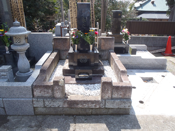 古い外柵ありお墓正面 古い外柵ありお墓正面